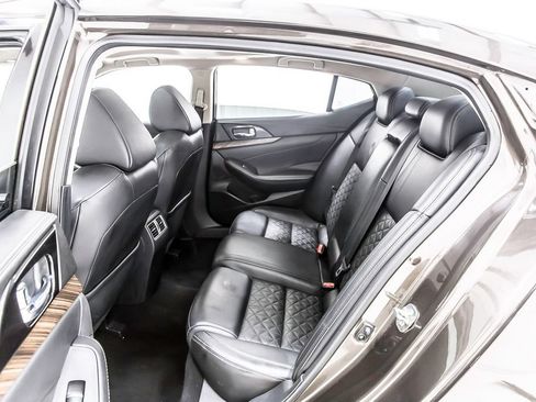 Used 2017 Nissan Maxima Platinum w/ Medallion Package FWD image 28