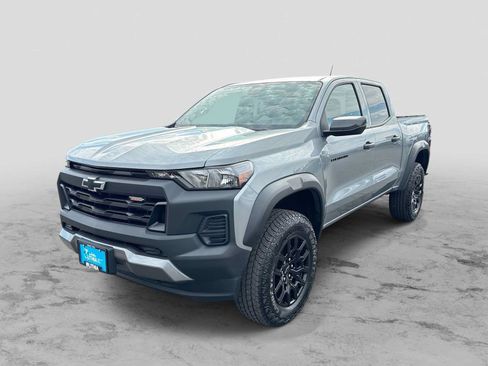 Used 2025 Chevrolet Colorado Trail Boss AWD/4WD image 1