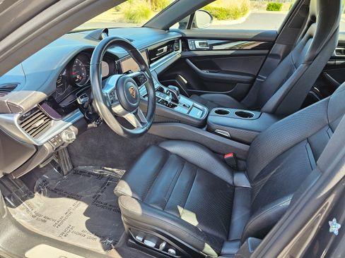 Used 2018 Porsche Panamera image 16