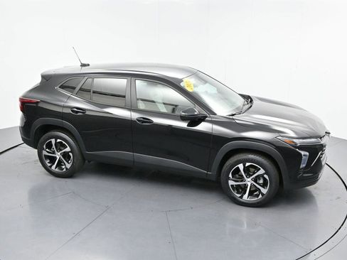 Used 2024 Chevrolet Trax RS w/ Driver Confidence Package FWD image 35