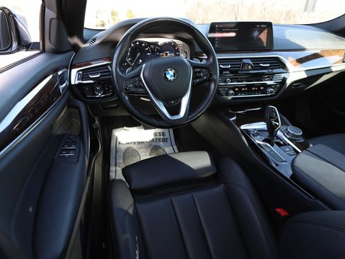 Used 2018 BMW 530i xDrive w/ Premium Package image 14