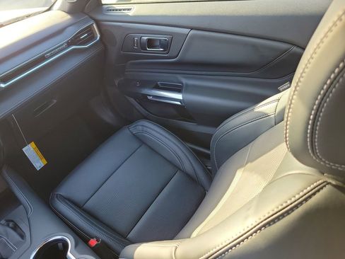 New 2025 Ford Mustang Premium image 17