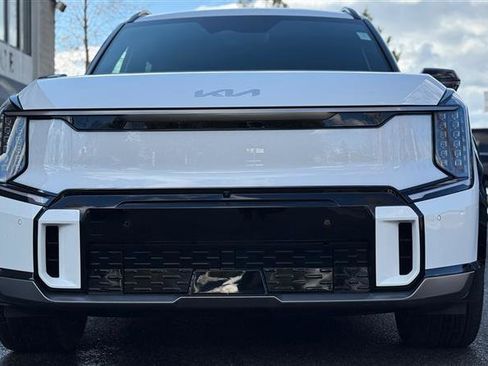 Used 2025 Kia EV9 GT-Line image 3