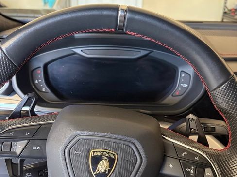 Used 2019 Lamborghini Urus AWD/4WD image 31