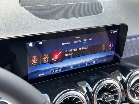 New 2026 Mercedes-Benz GLB 250 4MATIC image 23