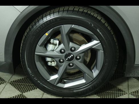 Used 2025 Kia K4 FWD image 9