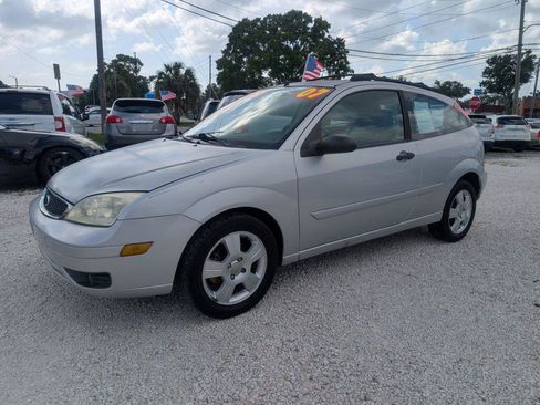 Used 2007 Ford Focus SES FWD image 3