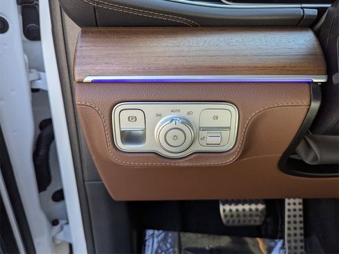 Used 2024 Mercedes-Benz GLS 450 4MATIC image 29