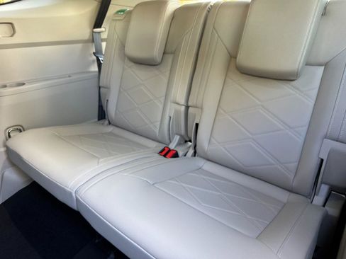 New 2026 Volkswagen Atlas SE image 14