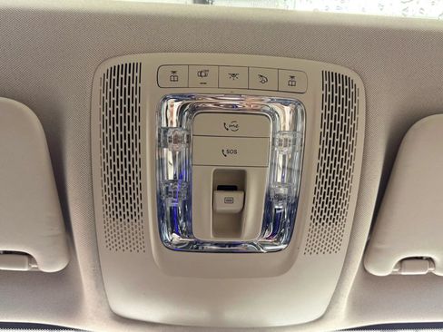 Used 2023 Mercedes-Benz GLB 250 w/ Premium Package image 38