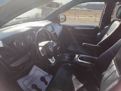 Used 2016 Dodge Grand Caravan R/T image 10