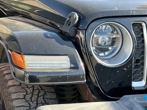 Used 2022 Jeep Wrangler Unlimited Sahara image 10