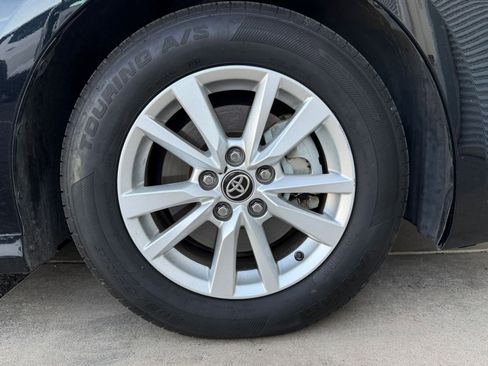 Used 2025 Toyota Camry LE image 29