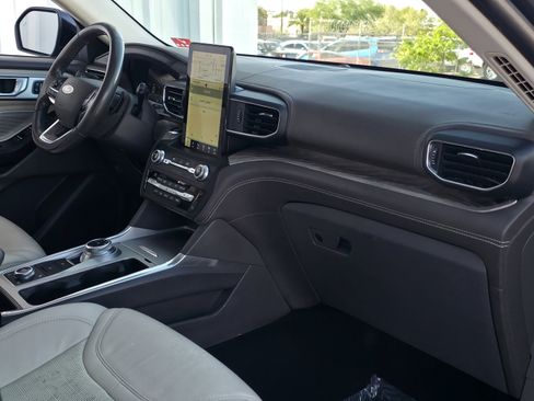 Used 2020 Ford Explorer Platinum w/ Premium Technology Package image 40