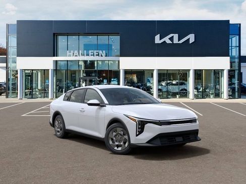 New 2026 Kia K4 FWD image 8