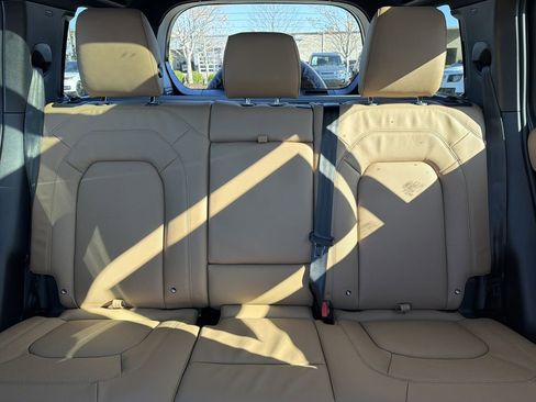 New 2026 Land Rover Defender 110 X-Dynamic SE image 28