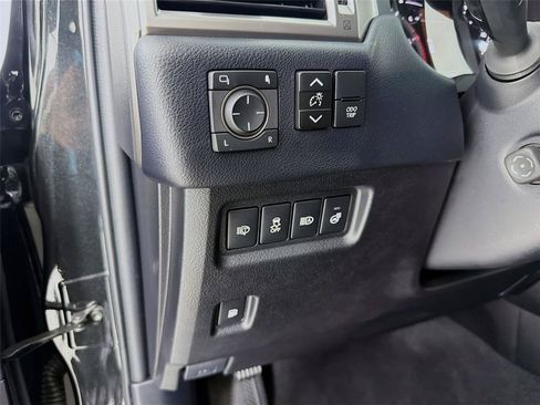 Used 2022 Lexus GX 460 Premium w/ Premium Package AWD/4WD image 11