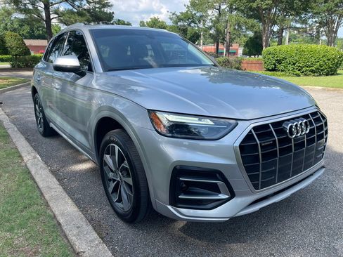 Used 2021 Audi Q5 2.0T Premium Plus w/ Premium Plus Package AWD/4WD image 7