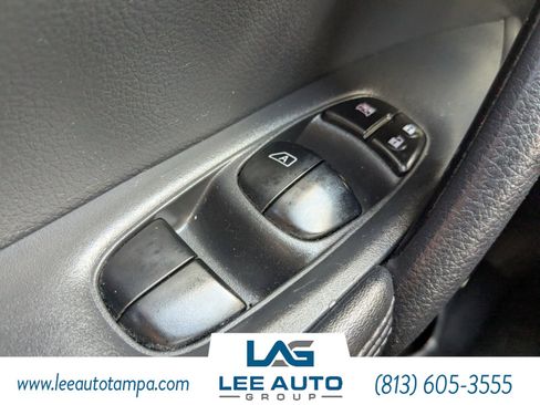 Used 2019 Nissan Rogue S image 22