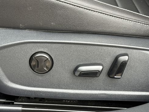 Used 2024 Volkswagen Jetta SE image 36