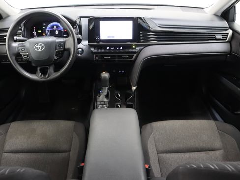 Used 2025 Toyota Camry LE FWD image 29
