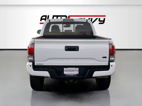 Used 2022 Toyota Tacoma TRD Off-Road w/ Technology Package image 6