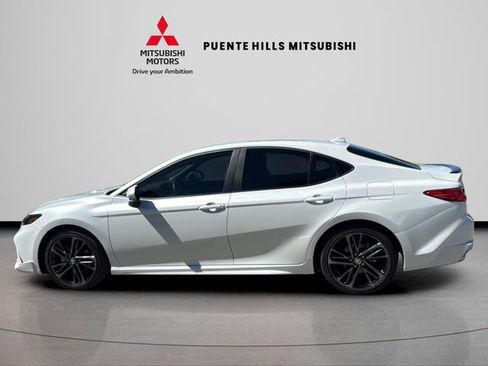 Used 2025 Toyota Camry XSE FWD image 8