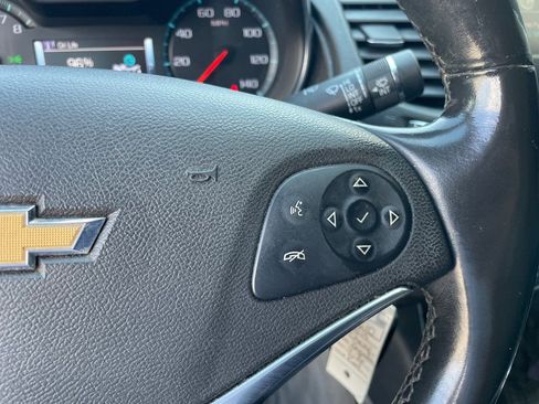 Used 2015 Chevrolet Impala LT FWD image 42