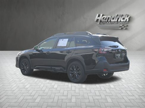 Certified 2025 Subaru Outback Onyx Edition AWD/4WD image 7