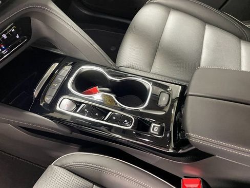 Used 2023 Buick Envision Essence FWD image 16