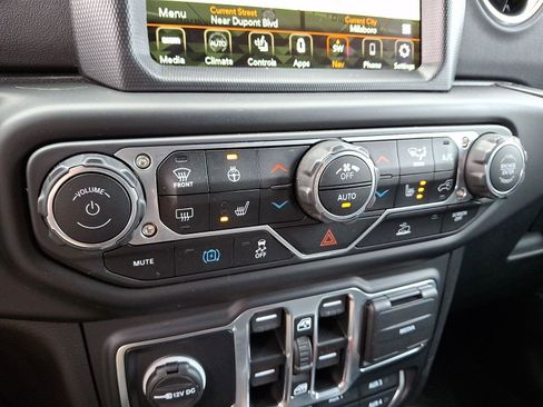 Used 2022 Jeep Wrangler Unlimited Rubicon 4xe w/ Cold Weather Group image 15