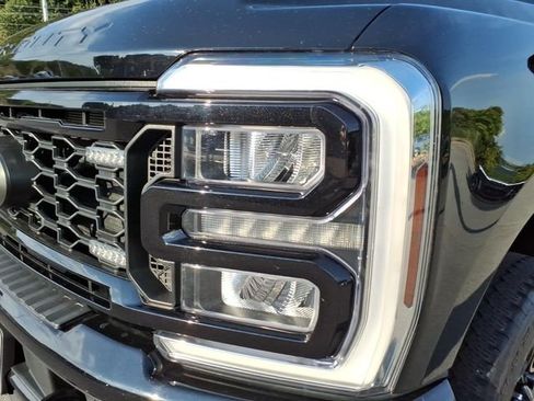 Used 2025 Ford F350 Lariat w/ Lariat Ultimate Package AWD/4WD image 3
