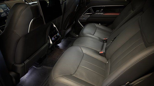 Used 2024 Land Rover Range Rover Autobiography AWD/4WD image 5