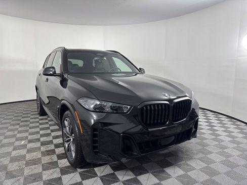 Used 2024 BMW X5 xDrive40i w/ M Sport Package image 3