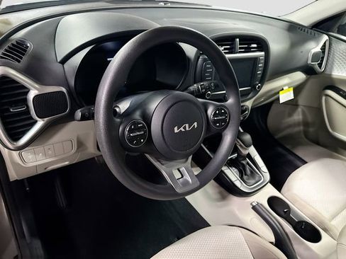 Used 2023 Kia Soul LX FWD image 9
