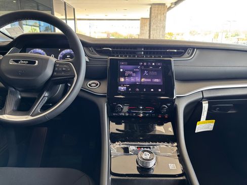 New 2025 Jeep Grand Cherokee Laredo X w/ Trailer Tow Package image 20