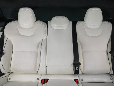 Used 2022 Tesla Model S Plaid image 17