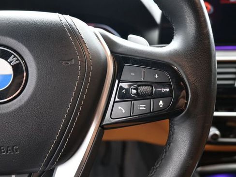 Used 2021 BMW 530i w/ Premium Package image 2