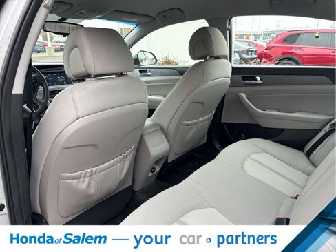Used 2017 Hyundai Sonata SE image 15
