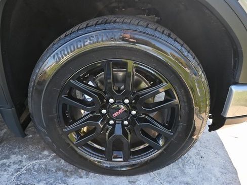 Used 2023 GMC Sierra 1500 Elevation image 11