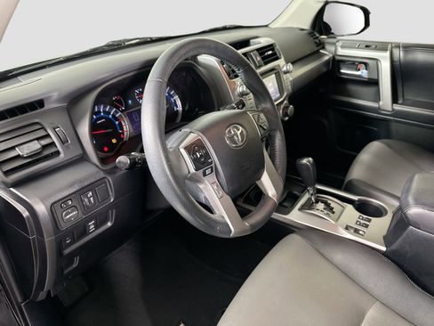 Used 2019 Toyota 4Runner SR5 Premium image 11