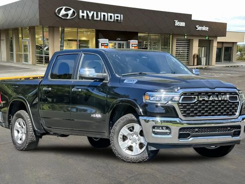 Used 2025 RAM 1500 Big Horn AWD/4WD image 2