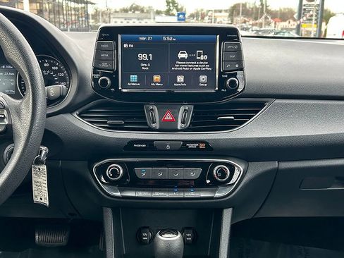 Used 2018 Hyundai Elantra GT FWD image 23