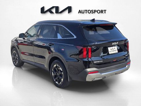 Certified 2025 Kia Sorento S w/ Panoramic Sunroof Package image 7
