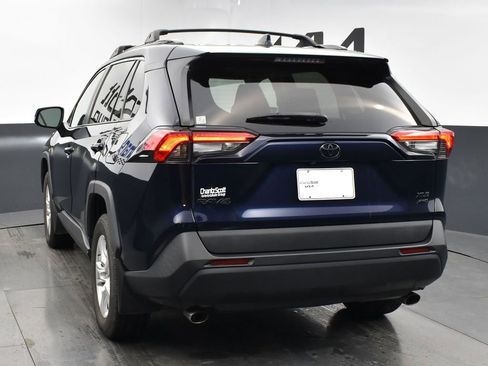 Used 2021 Toyota RAV4 XLE w/ Convenience Package image 4