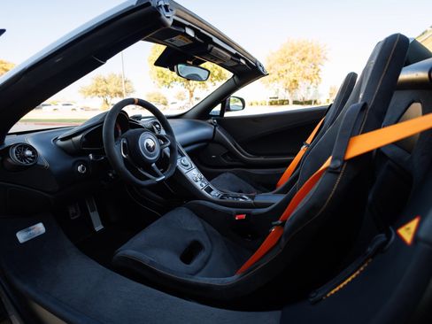 Used 2016 McLaren 675LT Spider image 43