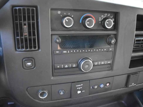 Used 2020 Chevrolet Express 2500 RWD image 32