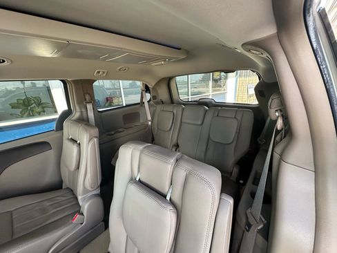 Used 2012 Chrysler Town & Country Touring w/ Entertainment Group #1 image 15