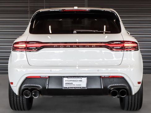 Certified 2023 Porsche Macan image 9