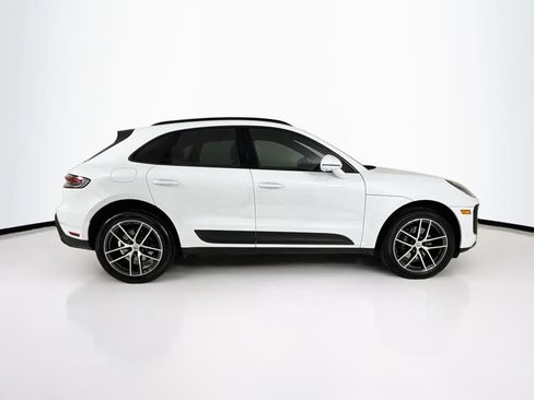 Certified 2025 Porsche Macan AWD/4WD image 8
